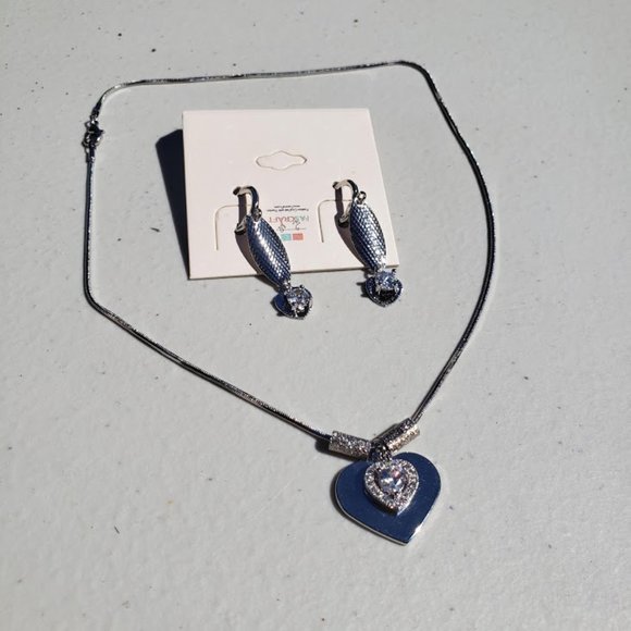 Silver Faux Diamond Heart Earring and Necklace Set - Picture 4 of 5